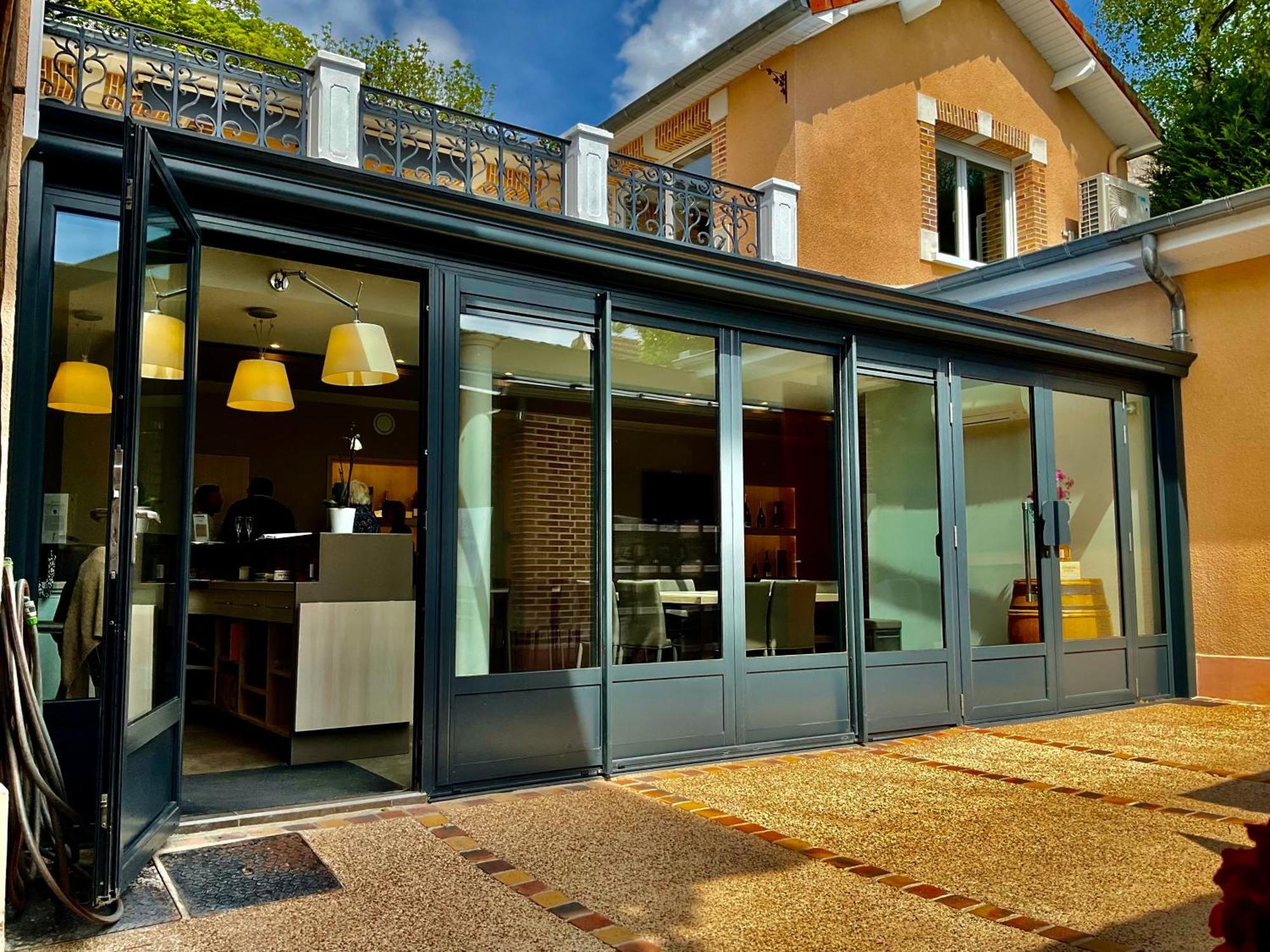 Les Loges Du Theatre Degustation Champagne Offerte Jacuzzi Sauna Jeux Velos Maison Prive 150M2 Historique 14Pers Max Emplacement Exceptionnel Et Chic, 200M De L'Avenue De Champagne, Gare, Musee, Jardins, Restaurations, Toutes Commodites 에페르네이 외부 사진