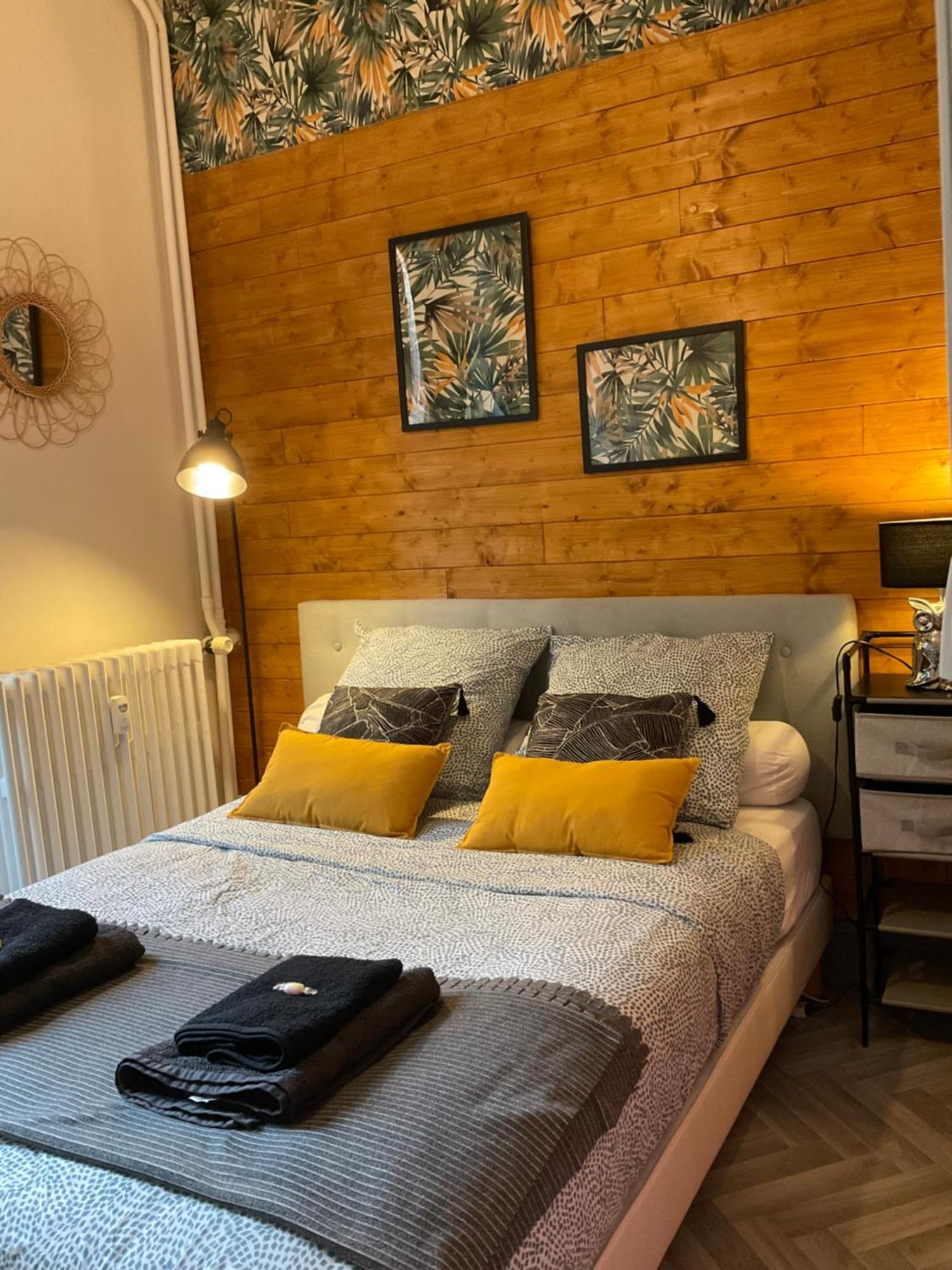 Les Loges Du Theatre Degustation Champagne Offerte Jacuzzi Sauna Jeux Velos Maison Prive 150M2 Historique 14Pers Max Emplacement Exceptionnel Et Chic, 200M De L'Avenue De Champagne, Gare, Musee, Jardins, Restaurations, Toutes Commodites 에페르네이 외부 사진