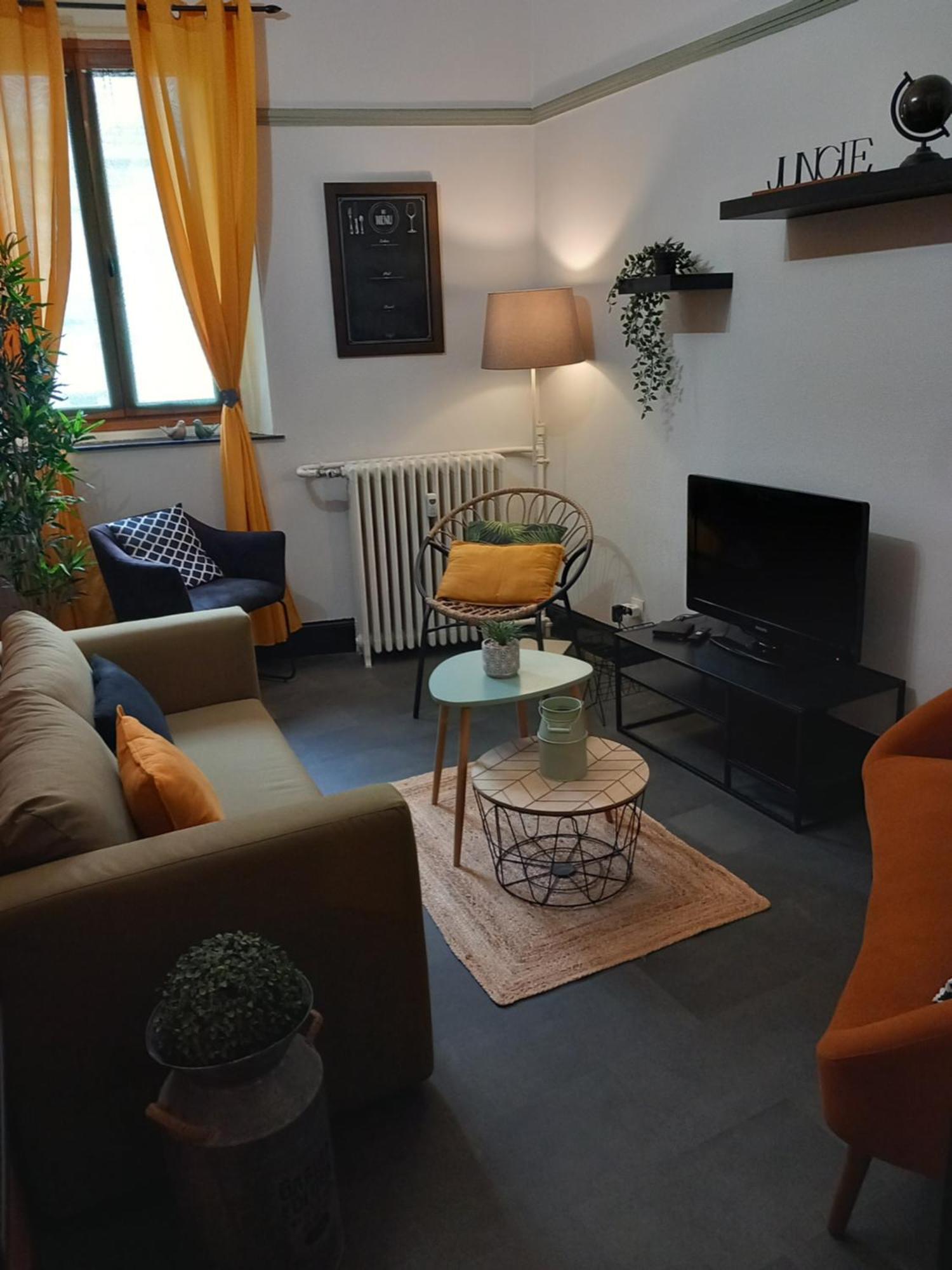 Les Loges Du Theatre Degustation Champagne Offerte Jacuzzi Sauna Jeux Velos Maison Prive 150M2 Historique 14Pers Max Emplacement Exceptionnel Et Chic, 200M De L'Avenue De Champagne, Gare, Musee, Jardins, Restaurations, Toutes Commodites 에페르네이 외부 사진