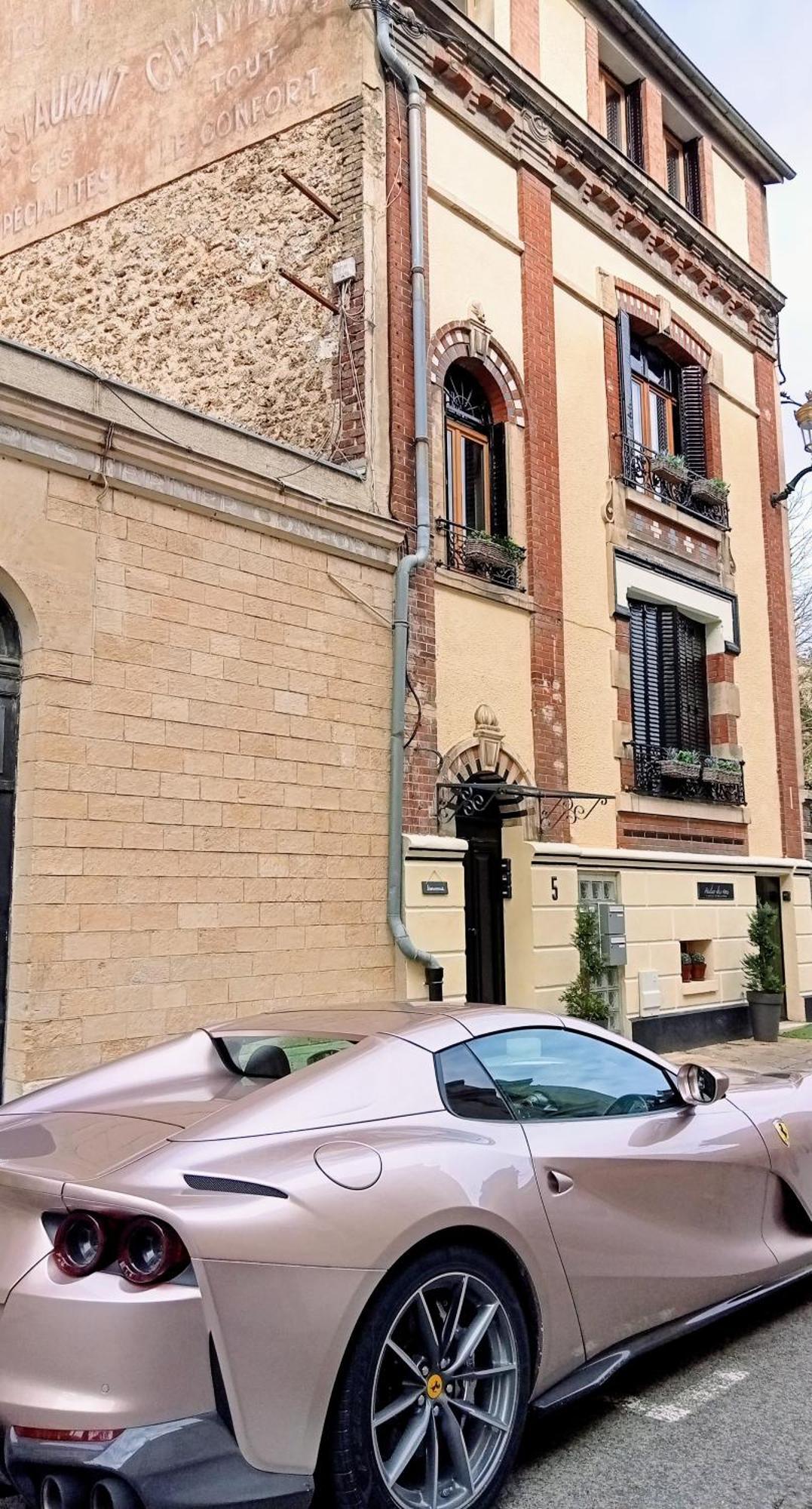 Les Loges Du Theatre Degustation Champagne Offerte Jacuzzi Sauna Jeux Velos Maison Prive 150M2 Historique 14Pers Max Emplacement Exceptionnel Et Chic, 200M De L'Avenue De Champagne, Gare, Musee, Jardins, Restaurations, Toutes Commodites 에페르네이 외부 사진