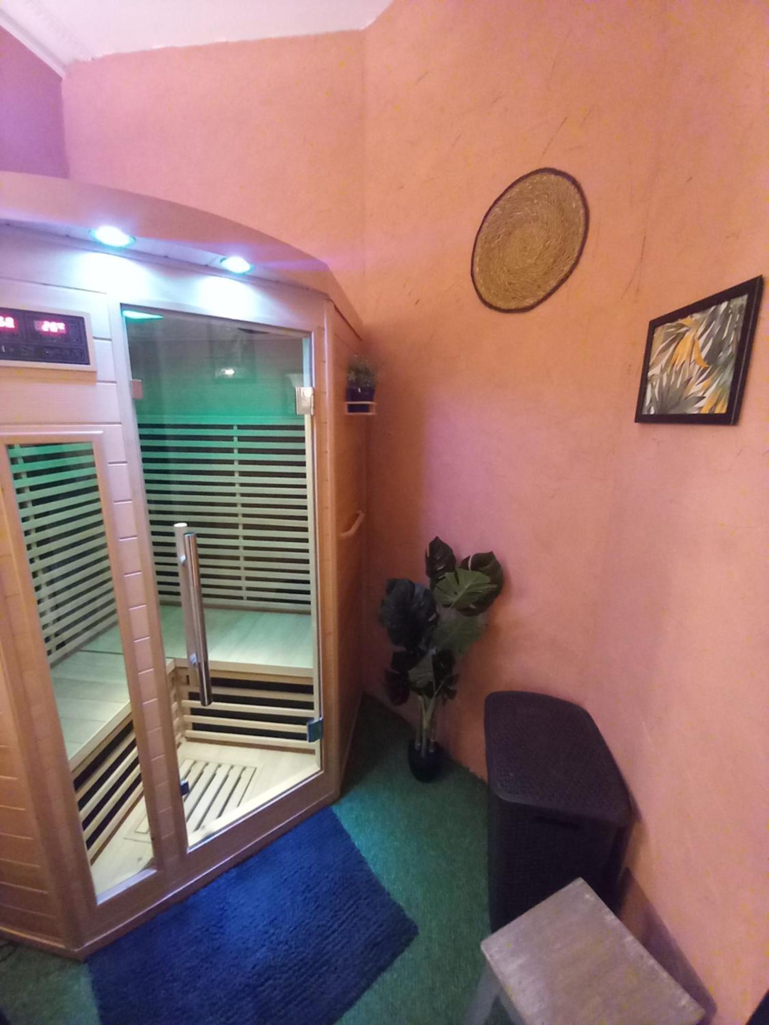 Les Loges Du Theatre Degustation Champagne Offerte Jacuzzi Sauna Jeux Velos Maison Prive 150M2 Historique 14Pers Max Emplacement Exceptionnel Et Chic, 200M De L'Avenue De Champagne, Gare, Musee, Jardins, Restaurations, Toutes Commodites 에페르네이 외부 사진