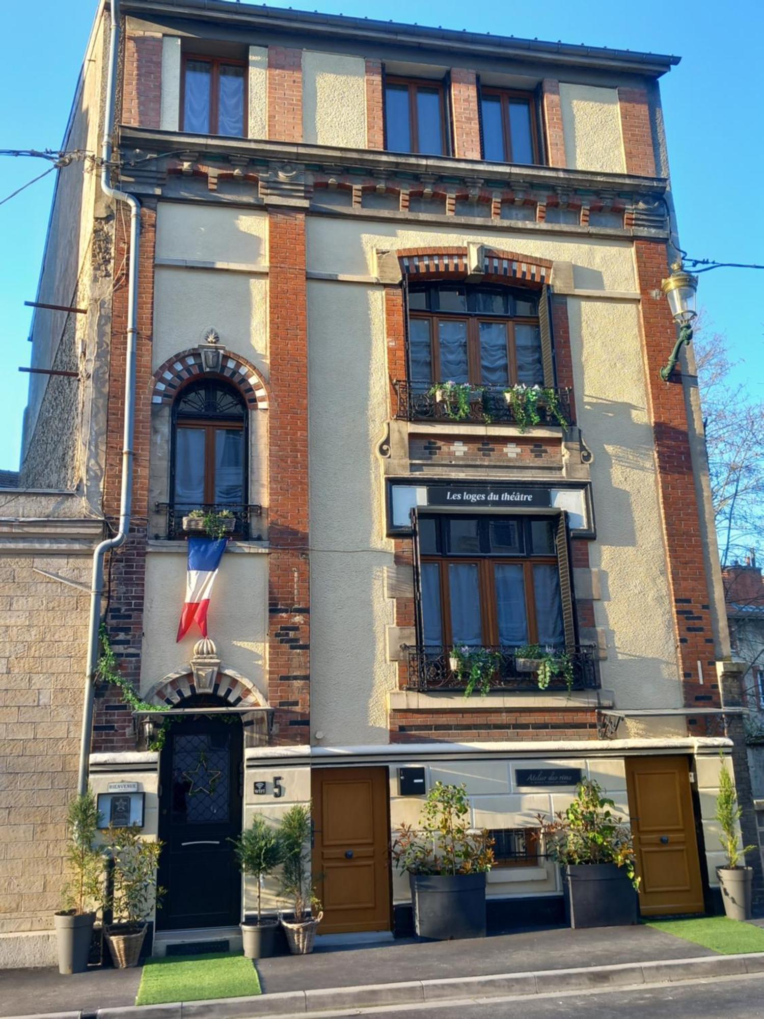 Les Loges Du Theatre Degustation Champagne Offerte Jacuzzi Sauna Jeux Velos Maison Prive 150M2 Historique 14Pers Max Emplacement Exceptionnel Et Chic, 200M De L'Avenue De Champagne, Gare, Musee, Jardins, Restaurations, Toutes Commodites 에페르네이 외부 사진